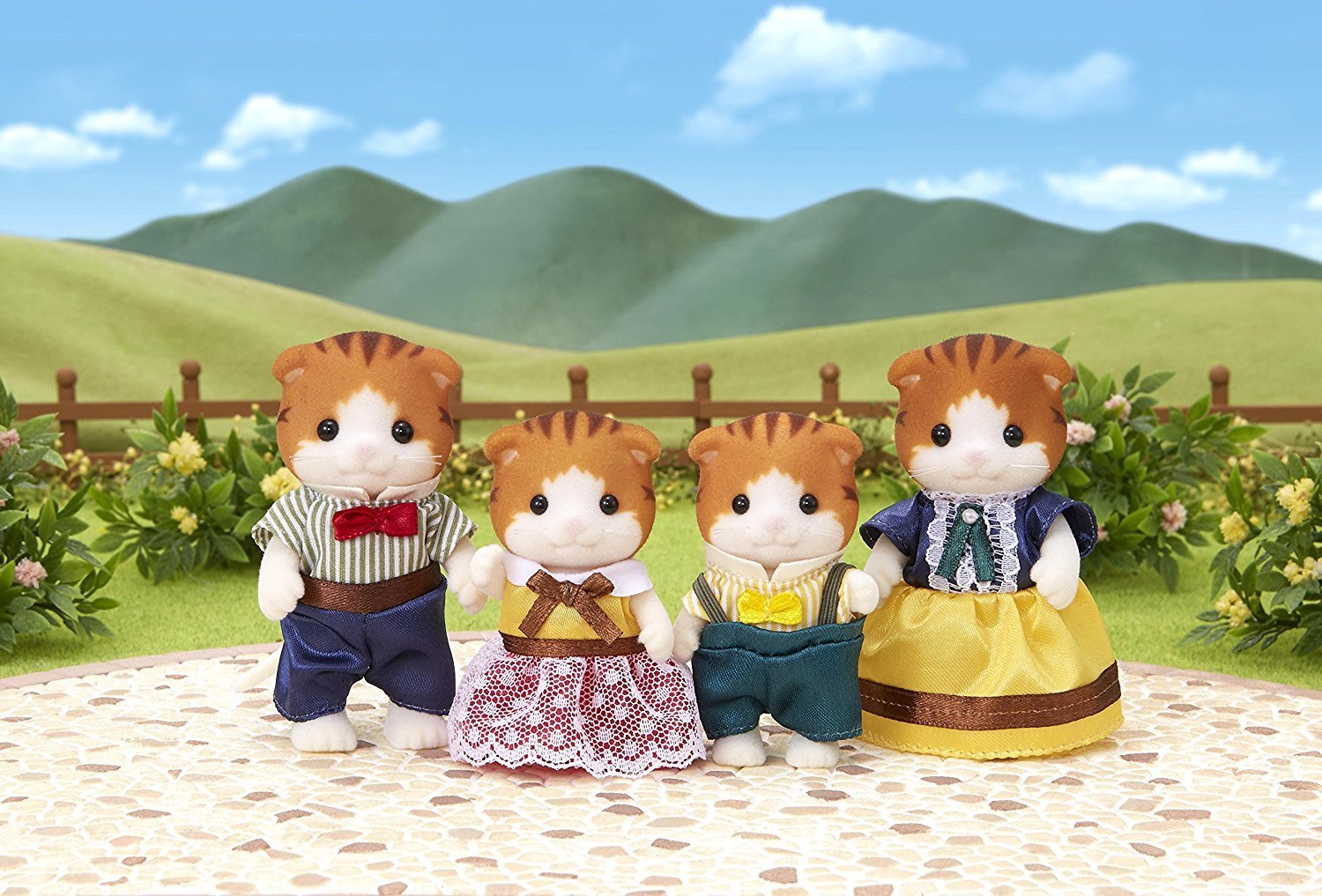 Sylvanian Familes Maple Cat Family