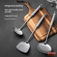 ef324b7f647ec049-f-w_200