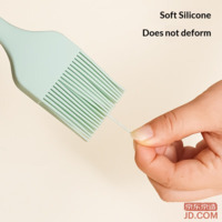 5c0368c4f9932eba-f-w_200